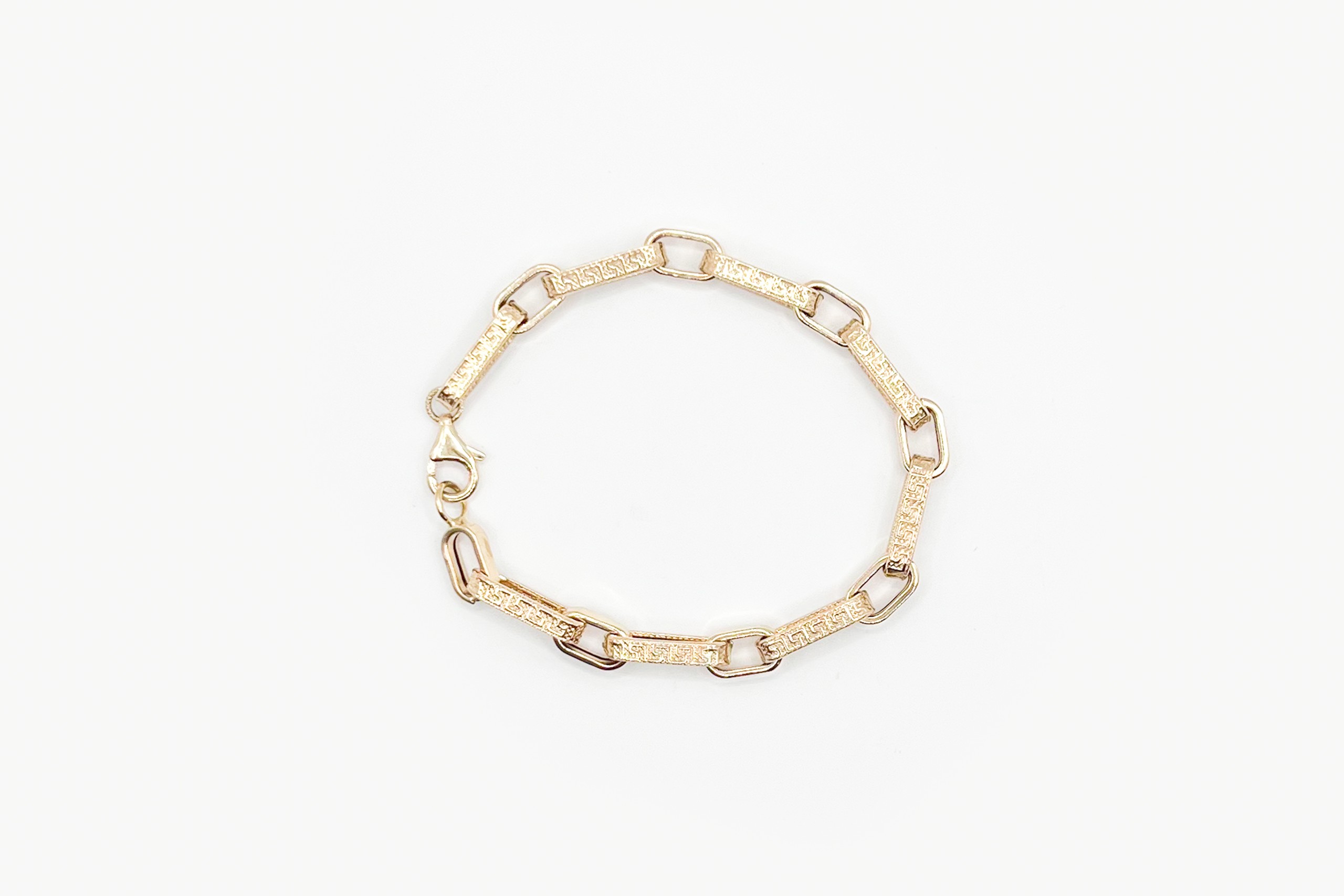 Pulsera tipo forzada de oro de 18K